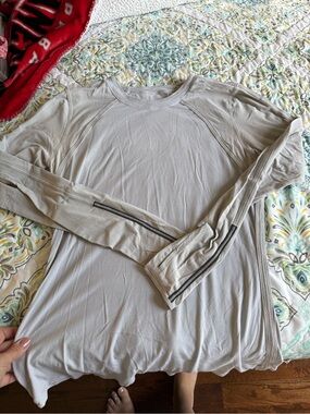 lululemon athletica Light Gray Long-Sleeve Performance Tee